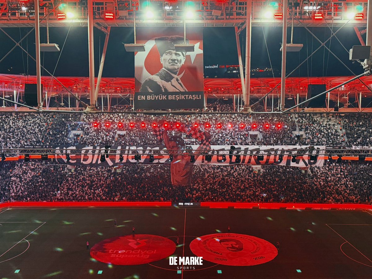 demarkesports's tweet photo. "Ne bir heves, ne bir tutku." 

Tribünler tamam. Derbi başlıyor. https://t.co/xt3LyuB9oQ