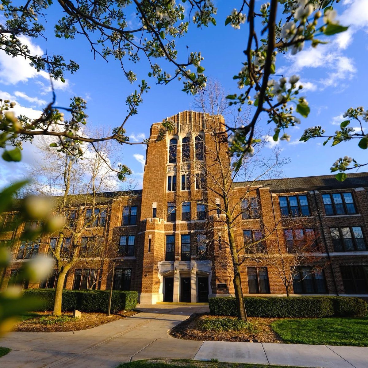 CMU Residence Life tweet media