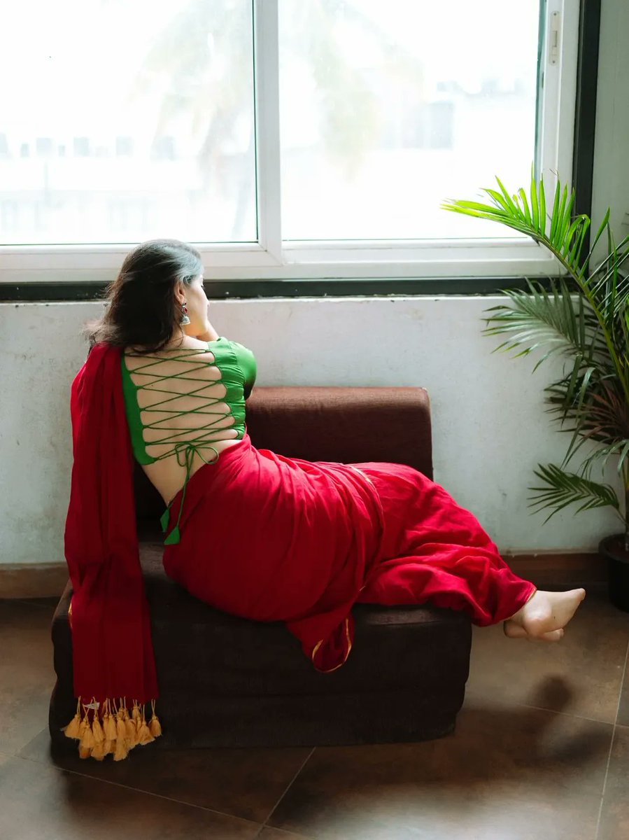 Red and Green The best combo 🥵

How is she??🛐😍🥶