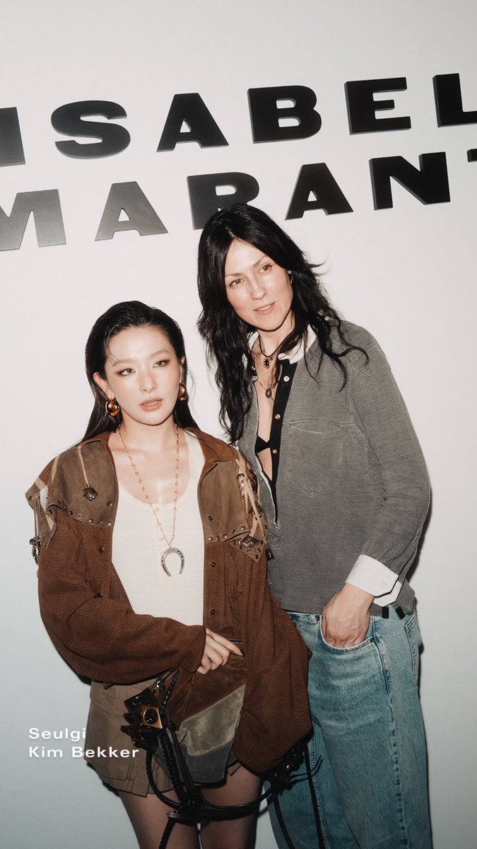 5REDVELVETBR's tweet image. [#STORIES] 07/03/26 - Atualização do "Isabel Marant" 

Seulgi com a diretora criativa da Isabel Marant, Kim Bekker. 💛