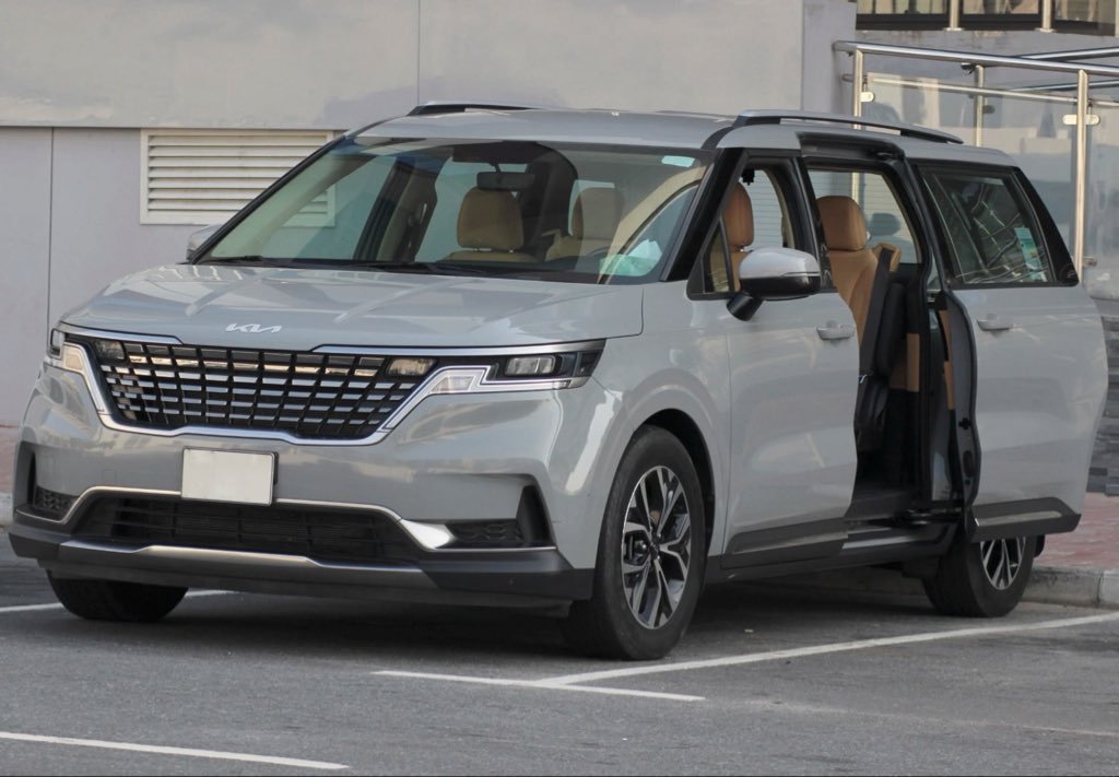 Chaufflor - Chauffeur Service Dubai tweet media