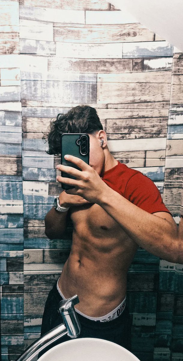 Boa tarde putinha 🌥

Vem me ver tomando banho brincando com a rola até leitar gostoso 😏🤤🔥

Privacy.com.br/@gabriel10_ofc