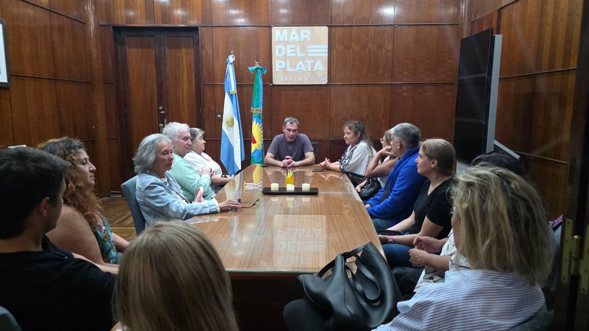 territorialla1's tweet photo. El equipo de La Territorial se reunió con el intendente Agustín Neme
Dialogamos sobre la realidad de nuestros barrios y compartimos los proyectos que impulsamos desde el territorio para seguir acompañando a los vecinos de Mar del Plata.
Seguimos trabajando cerca de la comunidad https://t.co/eRz1y1qpfY