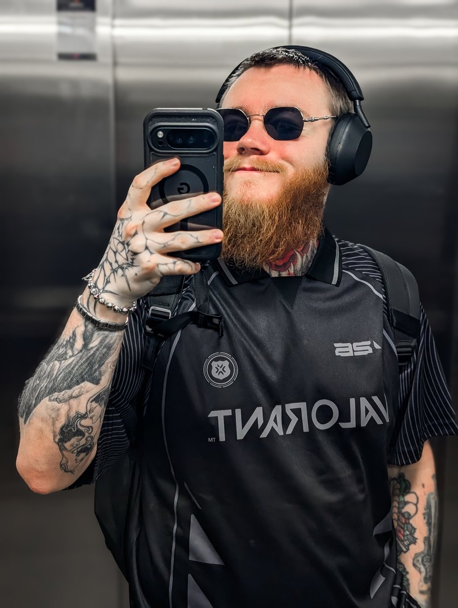 Nicholas tweet media