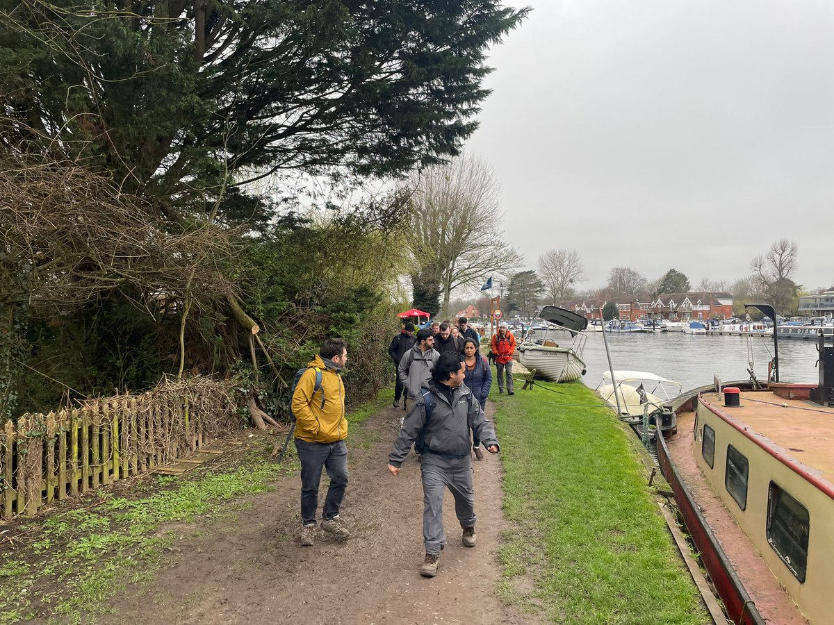 Great walk around Marlow today 🥾😊

A flooded path at the start meant a quick diversion 🌊👣 

But it was well worth it - a lovely stretch along the Thames and great company throughout.

#walks #thamespath #rambling #ukramblers #walking #marlow