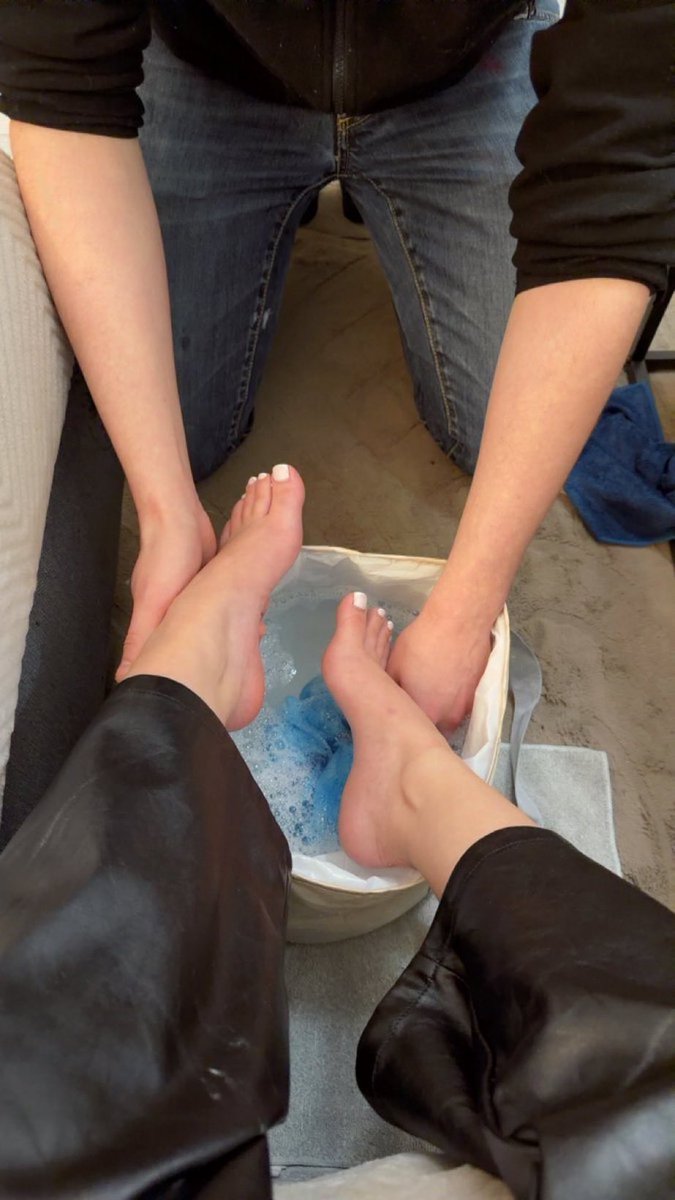 Herrin Rosimielventi tweet media