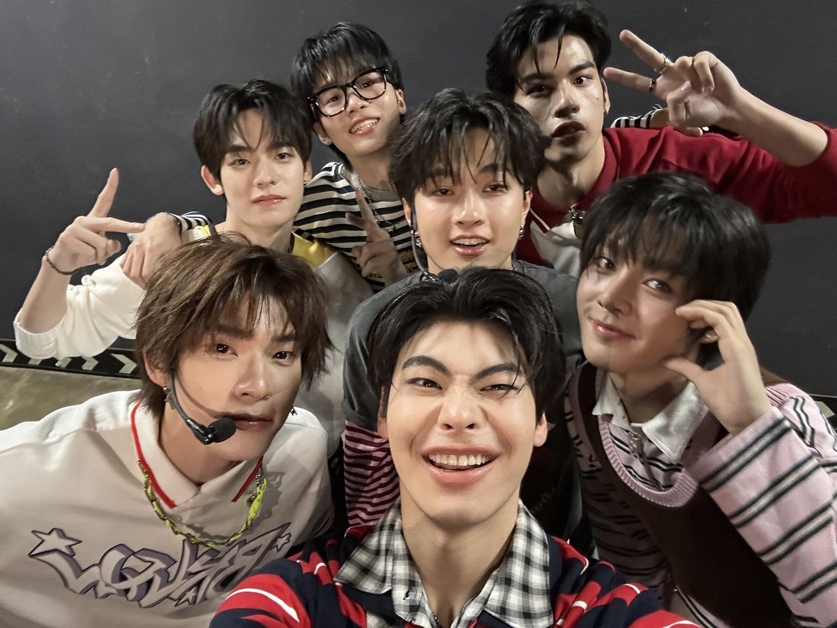 วันนี้ธีร์สนุกมากกก ทุกคนเป็นยังไงบ้าง สนุกมั้ย กลับยังไงกัน มาเล่ากันหน่อยน้าา

DUANG WITH YOU EP6
#ด้วงกับเธอEP6