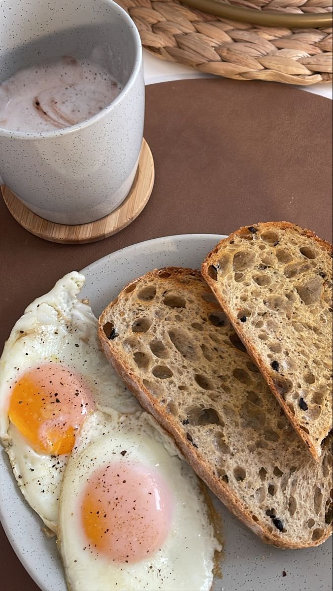 marktvan__'s tweet photo. ㅤ
୨⎯ Slept in and woke up starving so just had a simple breakfast. Drinking coffee looking outside the window, makes me think life is good. Let’s hope this weekend is good, too. 🩶
#Eagan #StayingIn #RandRWeekend https://t.co/N8LWrrukz1