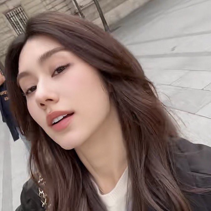 taz. lookmhee’s wife tweet media