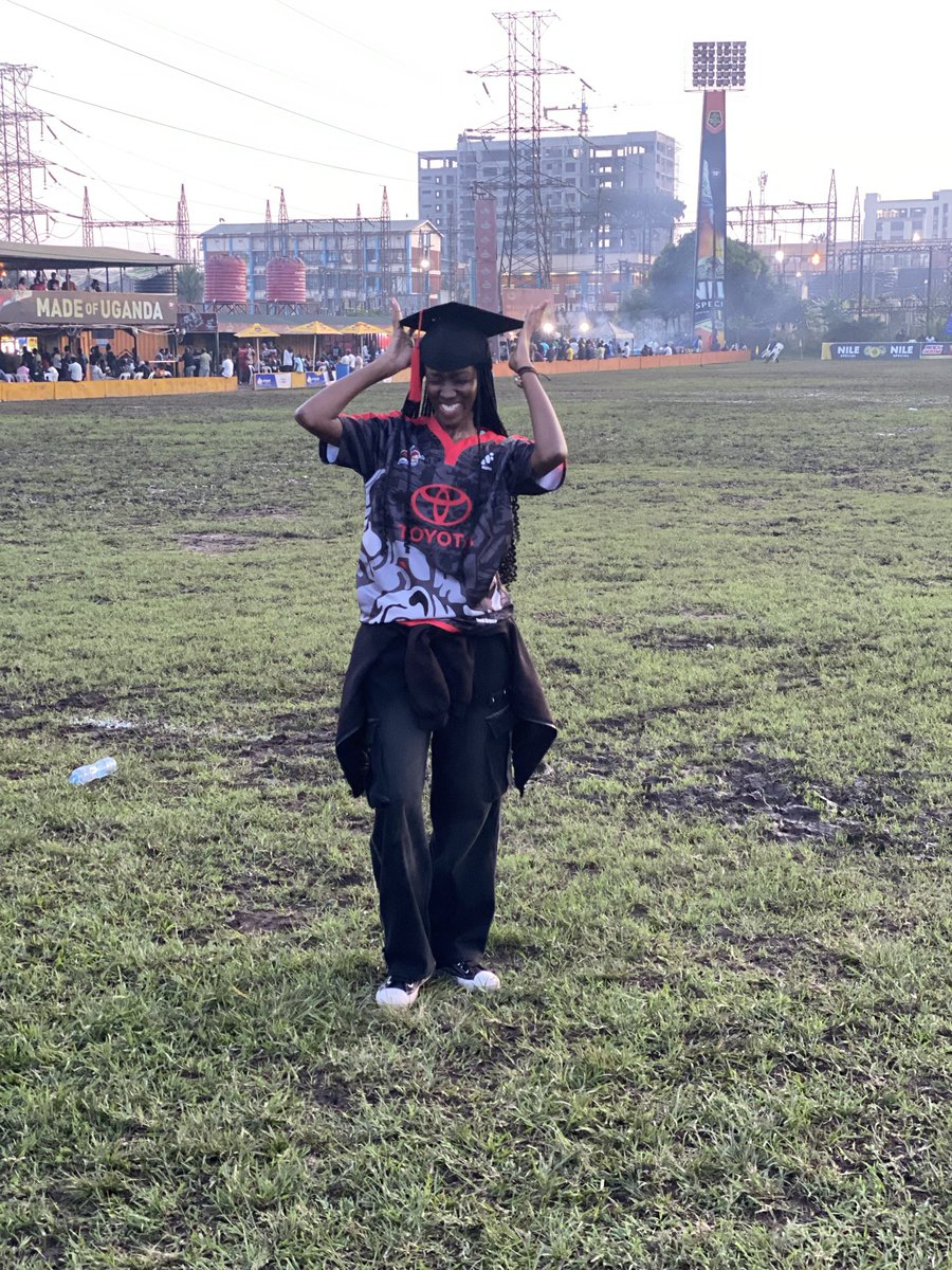 Xhamie7's tweet photo. Buffaloes you beauty😭❤️❤️🥳
A Buffaloes Win, Three new books and a Graduation anniversary?! In one week?!💥
Nahhhh ku Buffaloes kwesiva 🥳🥳😆😆🐃🐃
#MsBookworm #ToyotaBuffaloes #FearTheBuffalo #Mak76thGrad #KyadondoDerby https://t.co/FM83NdRBb1