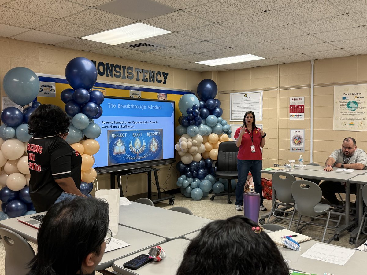 DrFavyCantu tweet media