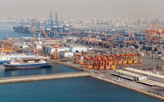 #دول_الخليج • بدأت الاستفادة من موانئ سعودية على البحر الأحمر لنقل البضائع.
- القادم أجمل بكثير مما سبق باذن الله تعالى 
#السعودية_العظمى 🇸🇦