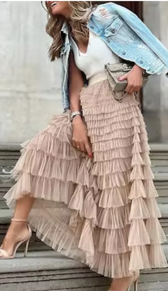 MidwestFantasy's tweet photo. Itโs the weekend and time to not be boring!
Just bought this tulle fun fluffy skirt I canโt wait to wear out. I can see @Changedhandle1 and myself in twirly skirts out doing up the town!
Live it up friends ๐
#weekendmood #weekendfun #notboring https://t.co/No2btIKqfl