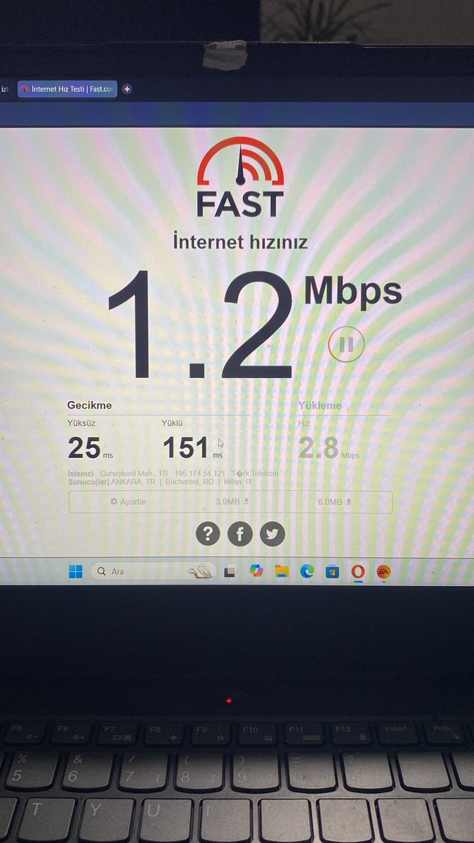 Sadece tek bir bilgisayardan maç izlemeye çalışıyorum, <a href="/Turksat_Kablo/">Türksat Kablonet</a> Allah belasını versin. Yeter artık