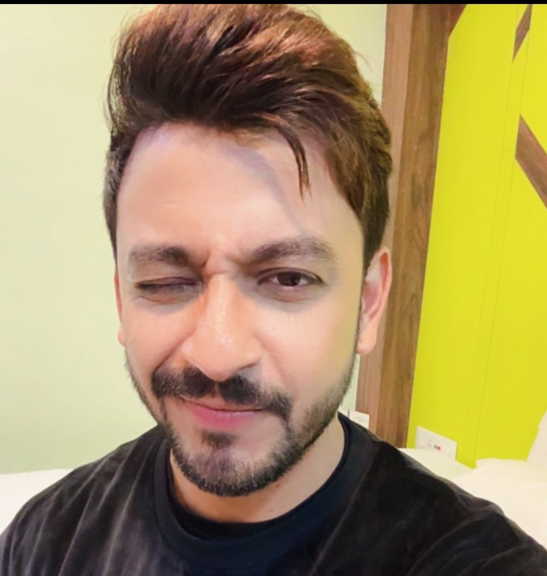 Afreenbonny tweet media