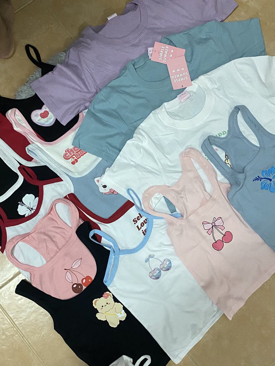 phazterrr's tweet photo. โล๊ะตู้ ✅✅✅✅ ปัก+รี ลด10บาทค้่บบ เดี๋ยวมาลงงับ
 #เสื้อผ้ามือสอง #ส่งต่อเสื้อผ้า https://t.co/q2bI1WxXXp