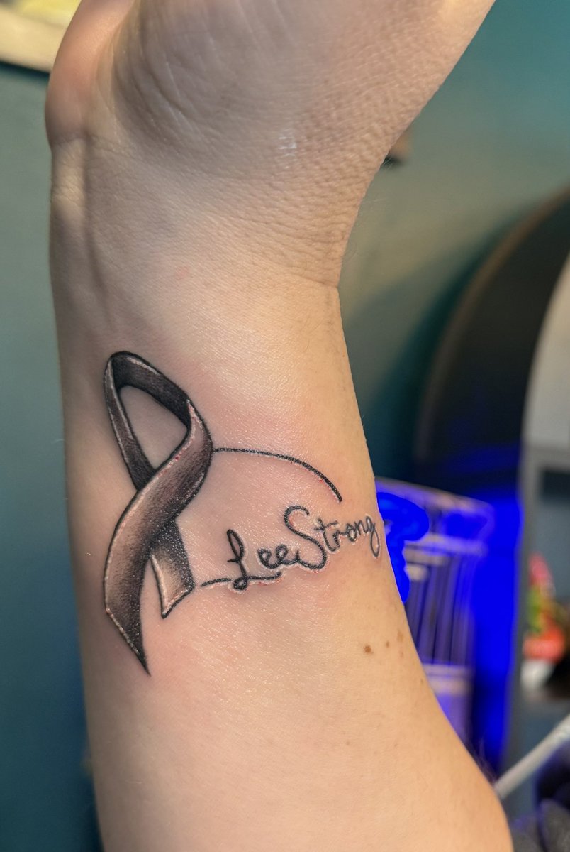 brettf227's tweet photo. Abbi got her tattoo for Lee today. 
Shayna is on the table now. 
My monster sleeve with Lee dedication coming soon. 
#LeeStrong https://t.co/EaTZ7Z8QIC