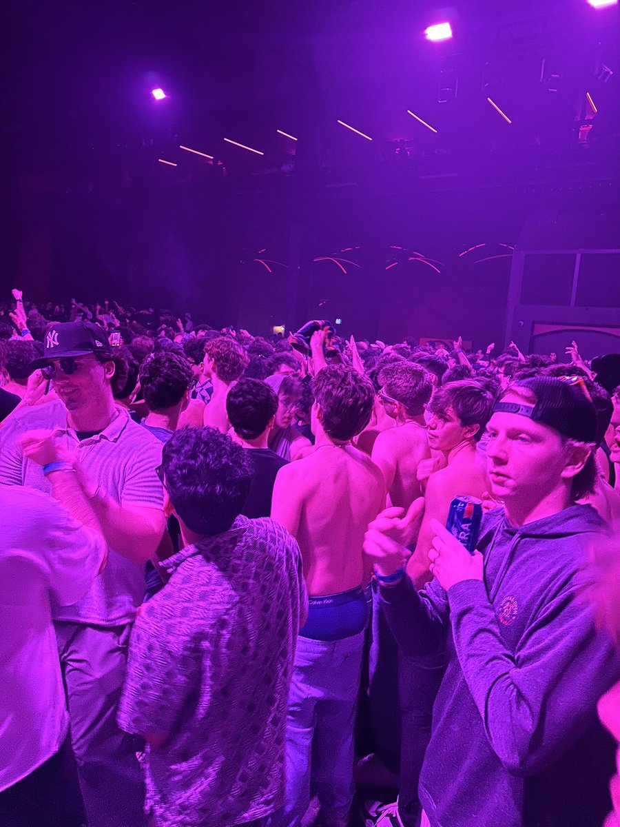 Dres🦦 tweet media