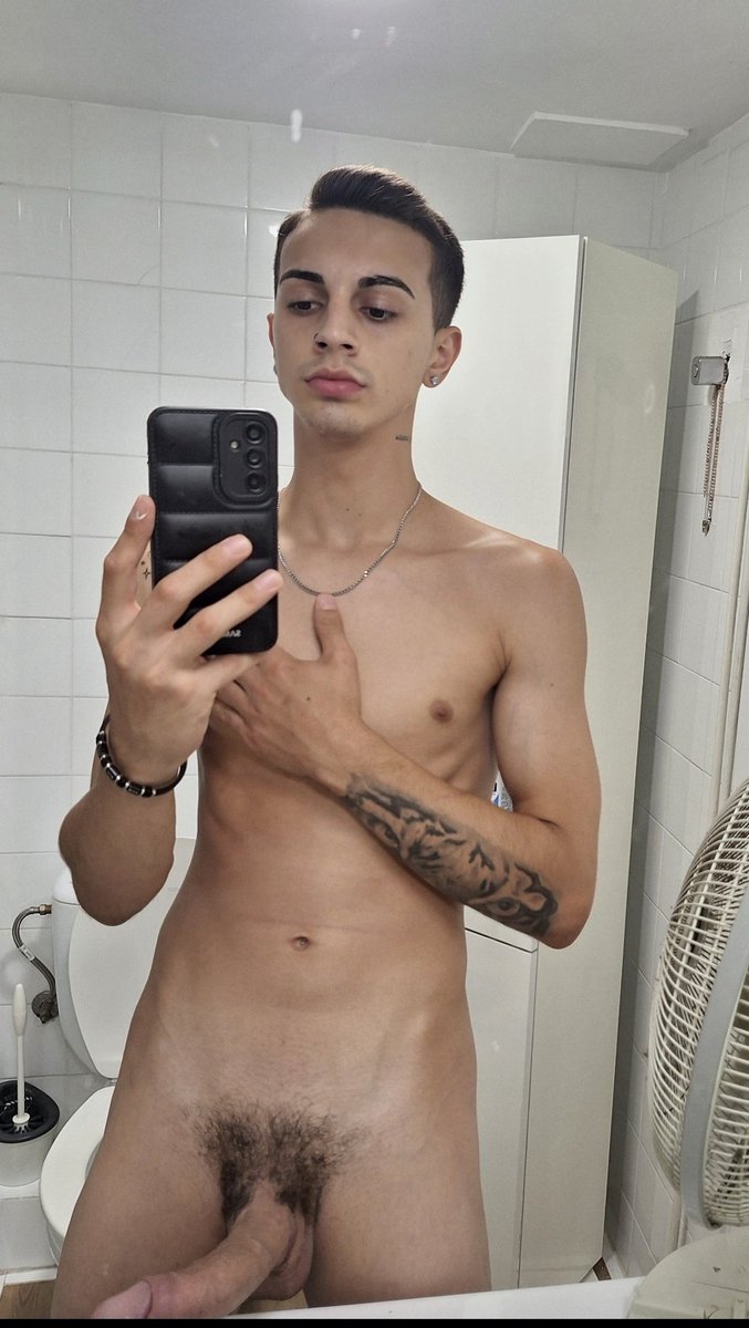 MorenoHotXL's tweet photo. Abre la foto para ver la sorpresa😳

Video completo en mi página de OnlyFans🩵
https://t.co/ggf9g9Bpv3 https://t.co/Hof7Gl9JlU