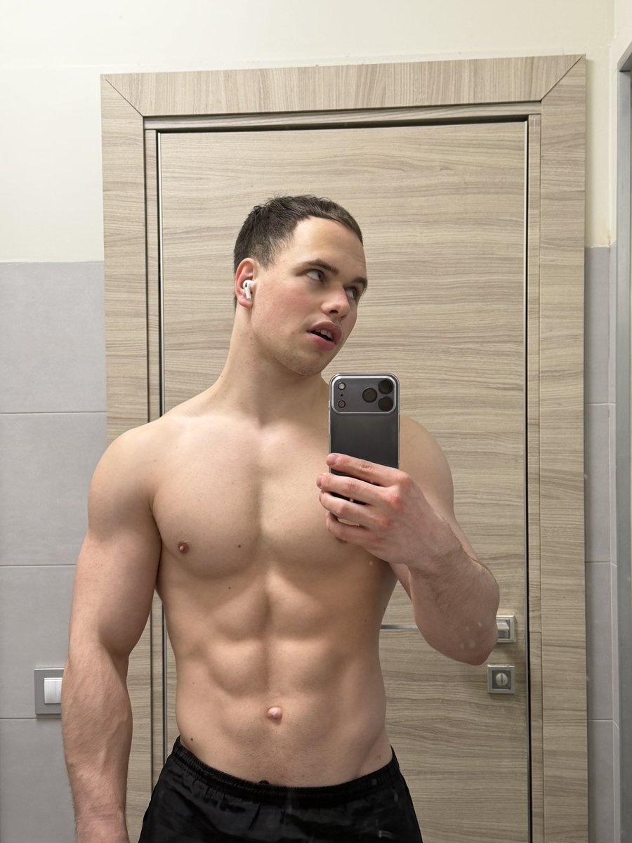 Алексей tweet media