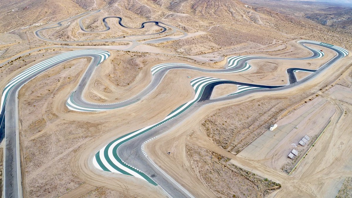 dylanfaircloth_'s tweet photo. Did this race track in California last summer, one of the biggest jobs our company has done. 750,000 sqft of paint, 13 days straight working 220 hours. #Striping #PavementMarkings #RaceTrack #BlueCollar https://t.co/05Wr0vXHXv