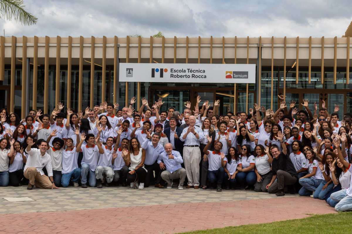Inauguramos la Escuela Técnica Roberto Rocca en Santa Cruz, Brasil 🇧🇷, que ya cuenta con 384 estudiantes becados y llegará a 576 en 2027.

Es parte de una red global que comenzamos en 2013 en Campana, Argentina 🇦🇷, y que ampliamos en 2016 con la escuela de Pesquería, México 🇲🇽.