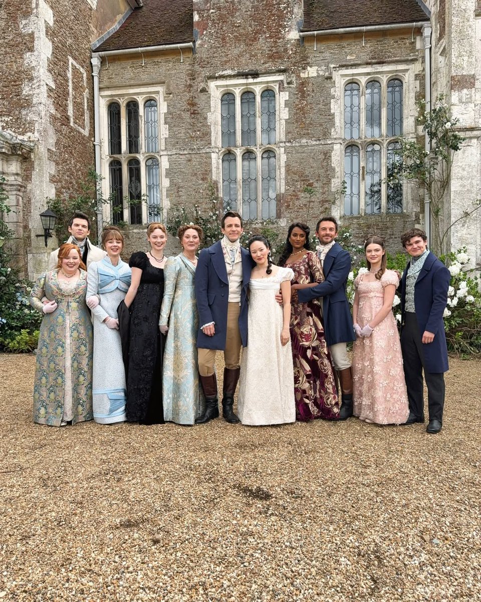 Luke Newton Photos tweet media