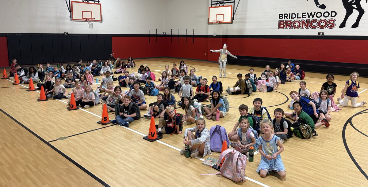 _AdamsC's tweet photo. Read Across Bridlewood📚
#theresnoplacelikebridlewood #LISD https://t.co/IU9JQcA5Z4