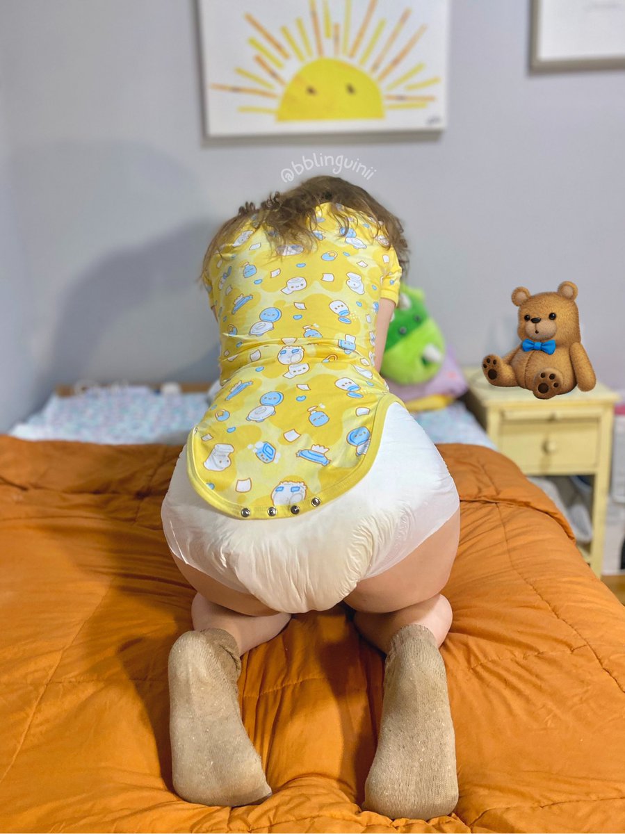 bblinguinii's tweet photo. Life is a series of adventures &amp; challenges, I’d like to think… grounded by pottytime 💛🤎

(PS - onesie by @OnesieDownunder !!) https://t.co/l1GydJlAN8
