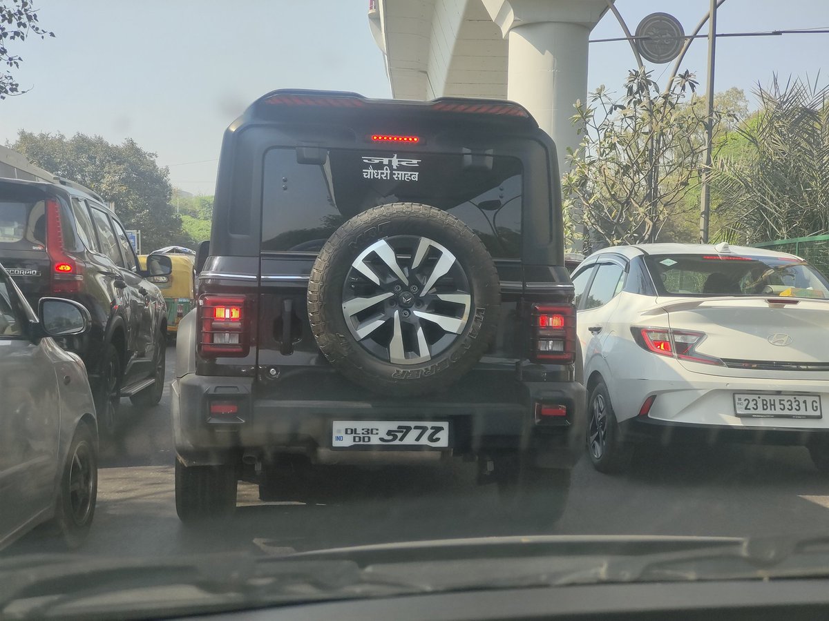Patriotic1990's tweet photo. @dtptraffic Hi Delhi Polive, is this allowed? https://t.co/hgKhHwpI3Z