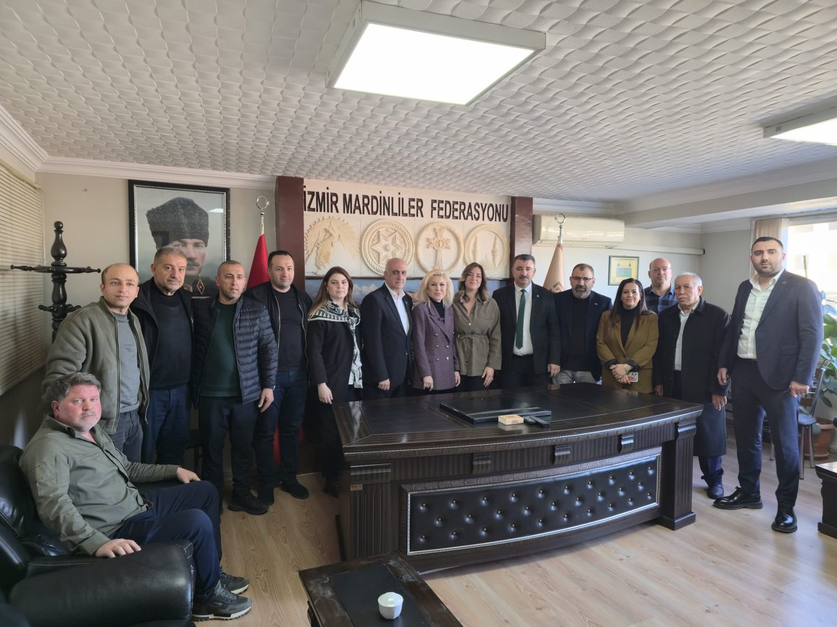 📍 İzmir

İzmir Milletvekilimiz Sn. <a href="/sebnembursali/">Şebnem Bursalı Aksoy</a>  ile birlikte İzmir Mardinliler Federasyonu’na hayırlı olsun ziyaretinde bulunduk.

Federasyon Başkanı Sn. Beşir Tunç’a nazik ev sahipliği için teşekkür ediyor, çalışmalarında başarılar diliyoruz.