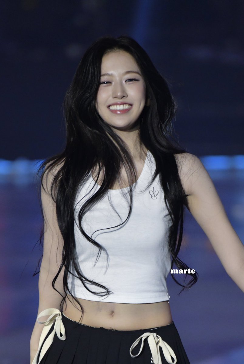 she legit has stars in her eyes