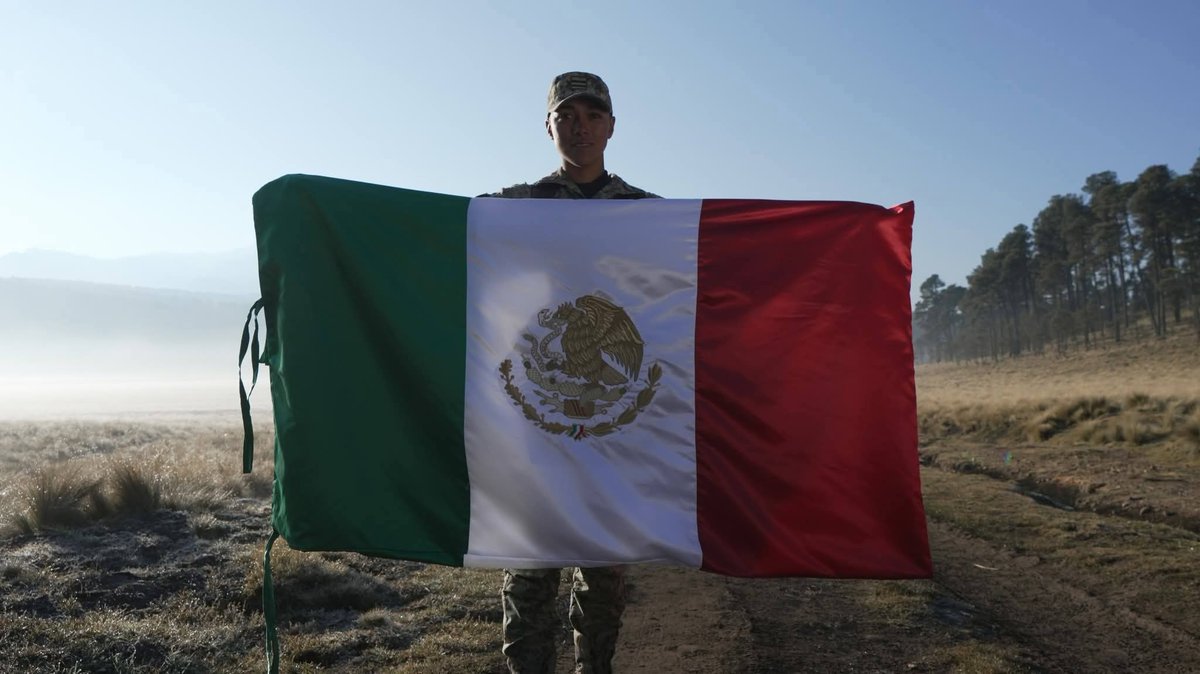 EJTO_FAM_GN's tweet image. 🦇 Mujeres en las Fuerzas Especiales 🦇 #Elite 

2 Militares del Curso de Sargentos de Fuerzas Especiales (CSFE)🛡️🗡️ del #EjércitoMexicano🇲🇽🪖, terminaron  su  entrenamiento de élite de  8 meses, diseñado para llevar al límite  sus capacidades de resistencia física y mental.