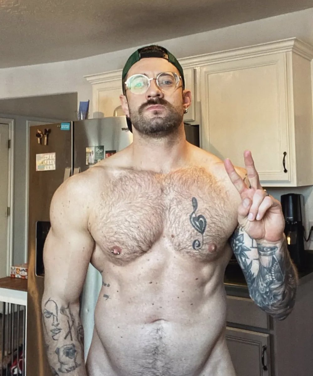 hot dudes tweet media