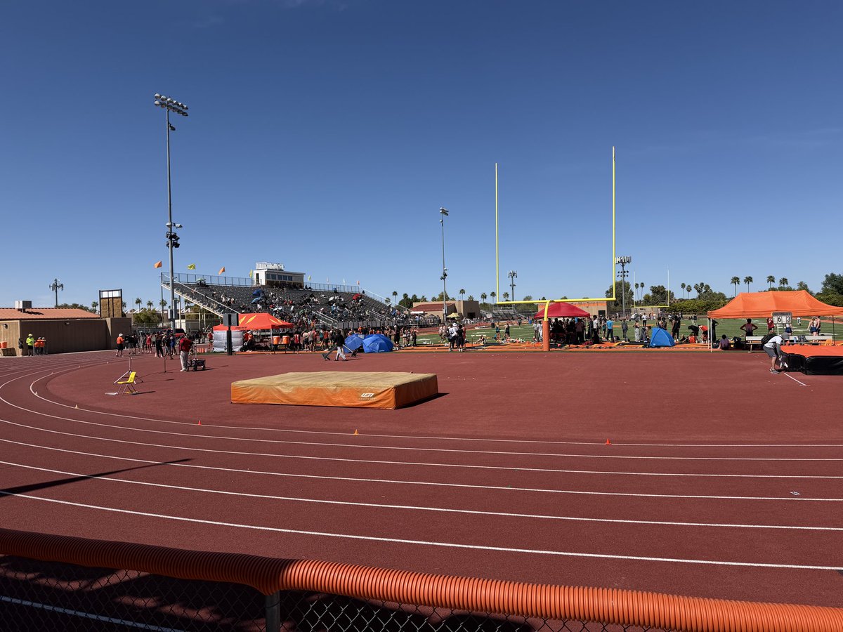AaronFrana's tweet photo. Perfect day for the Aztec Invite! #Aztecs https://t.co/pOeRYQCunN