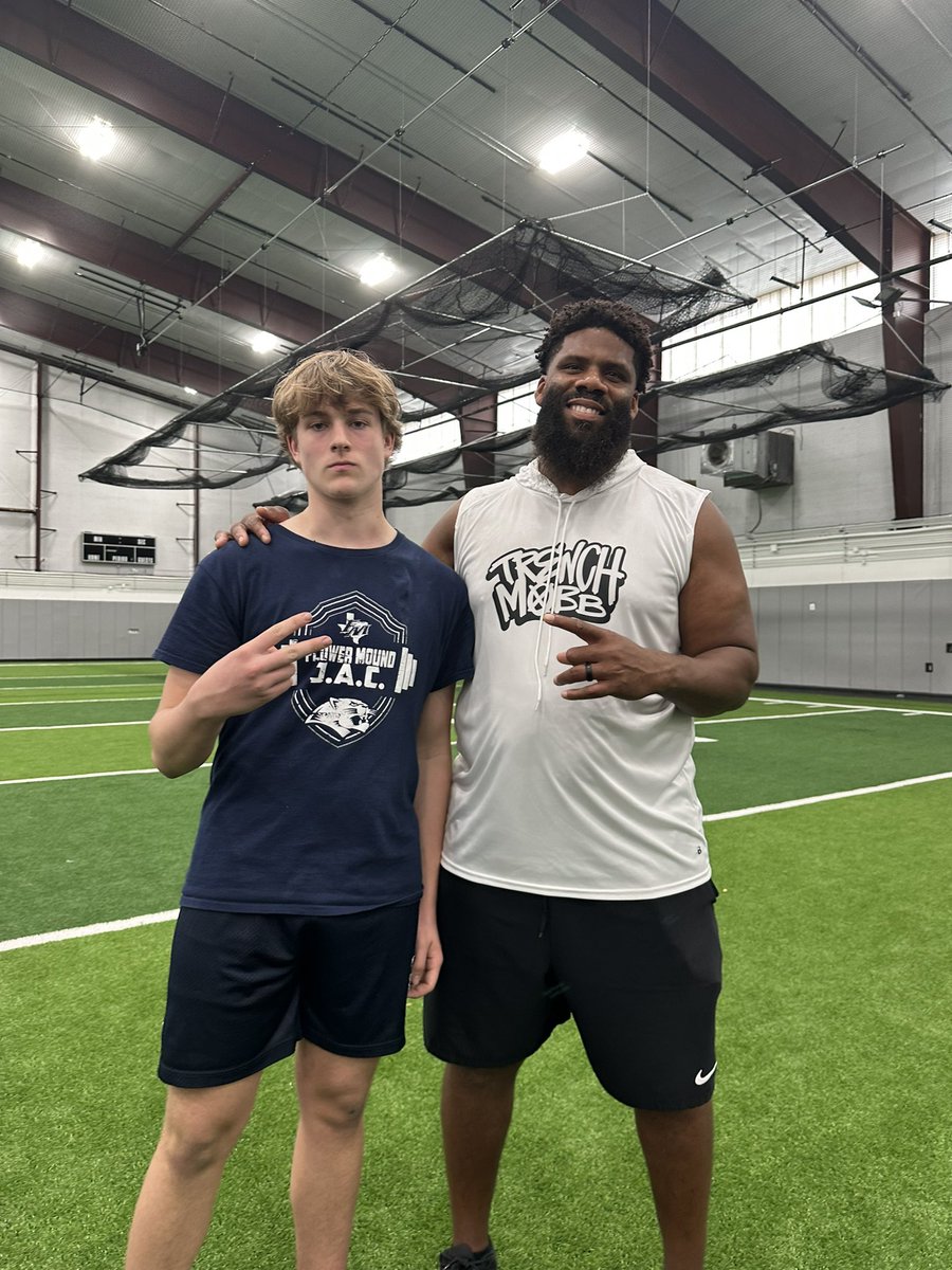 Noah_Gram11's tweet photo. Just finished my camp with @CoachWTrenchMob got better and smoked my 1 on 1’s https://t.co/mSk4q6qyp2