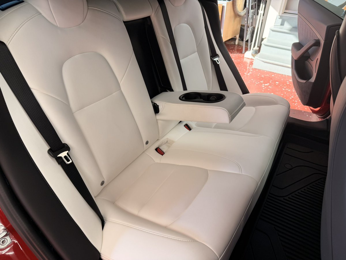 Dan from Spotted Model: Cars & Tech tweet media