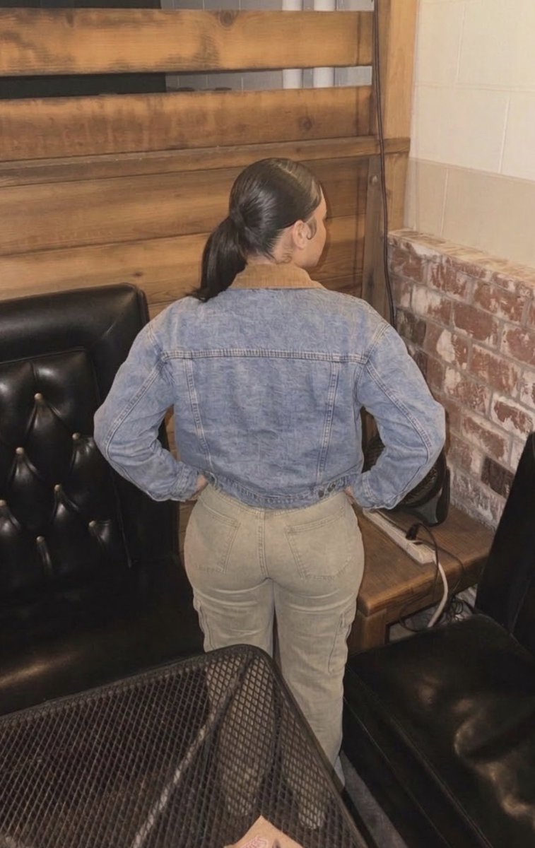 QueenVib3z 💜 tweet media