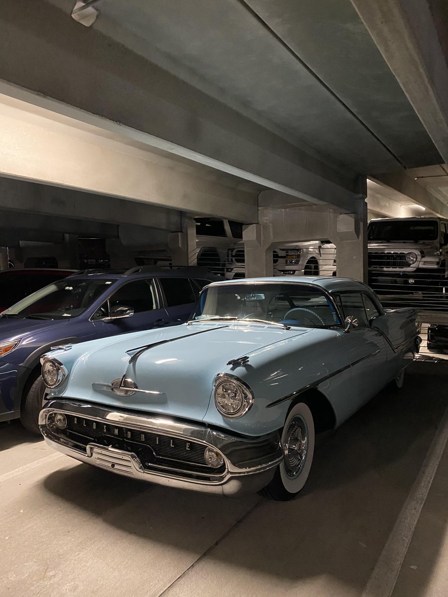 Classic cars
Luxury cars