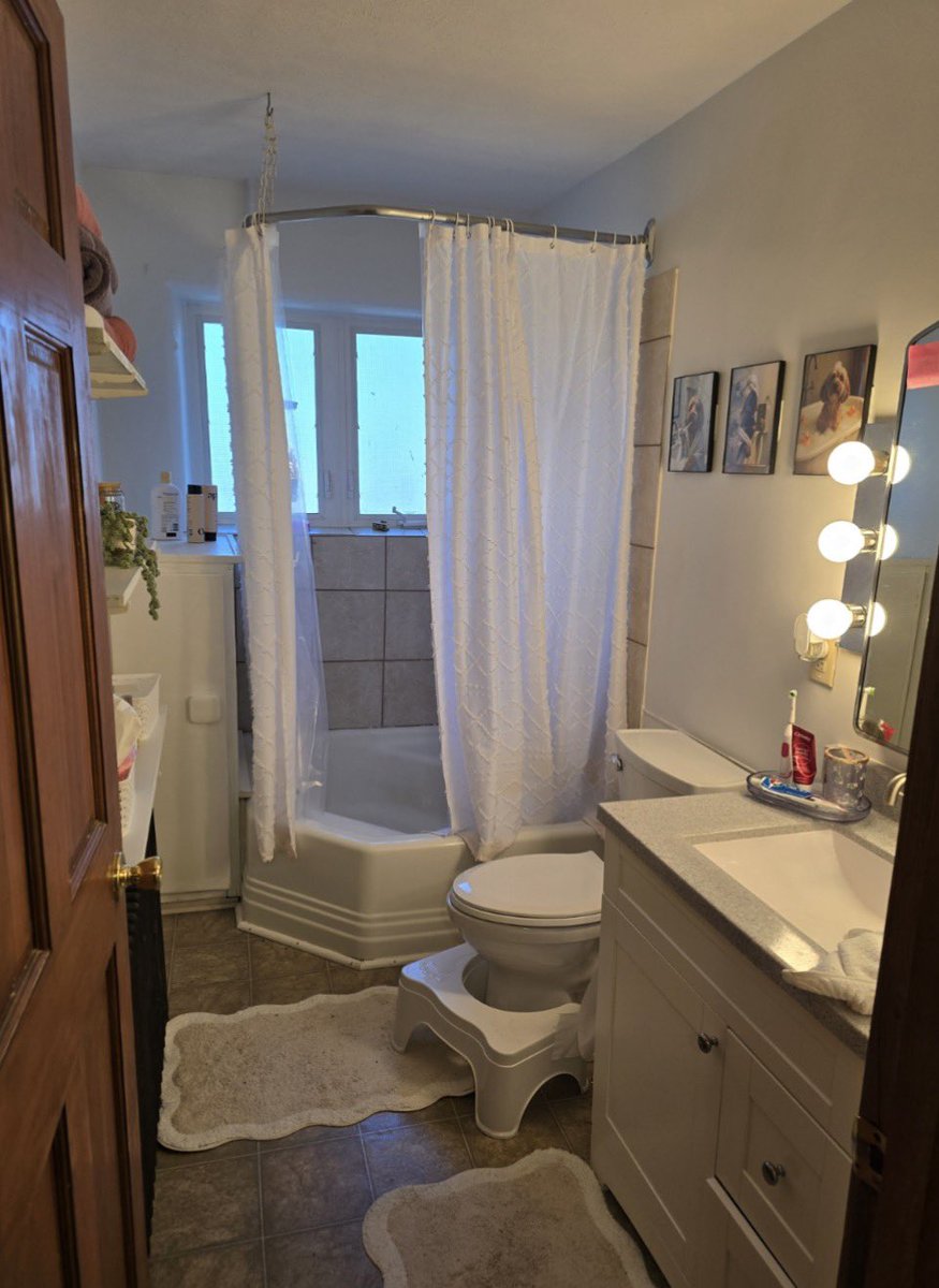 BLRentals's tweet photo. 🏠 IU HOUSING 2026

4 Bed | 2 Bath | 1200 N. Madison #1

✅ ALL UTILITIES INCLUDED (Gas, Electric, Water, etc.)
✅ Private Entrance &amp; Huge Covered Porch
✅ Washer/Dryer in Unit
✅ Walkable to Downtown &amp; Stadium

📅 Available August 2026

https://t.co/lFTT4CaaY3 https://t.co/TKumjHcJe4