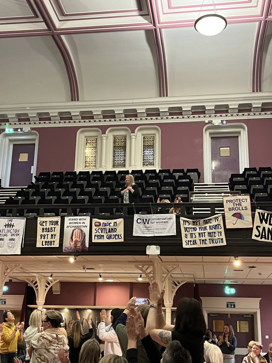 2022Teacake's tweet photo. Interesting and uplifting day at #Alloa26 with @ff_scotland
What an ABSOLUTE PLEASURE to meet two heroes- 💜Sandie Peggie💜 and 💜Marion Calder💜 from For Women Scotland. Brave, inspirational and both thoroughly deserving of their standing ovations at the festival. https://t.co/MF7TkcvyJ5