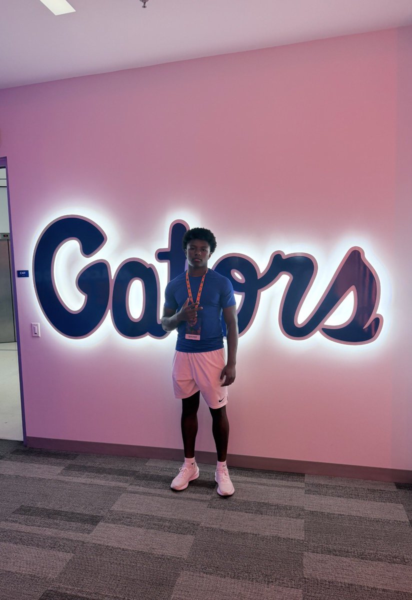 Julian White tweet media