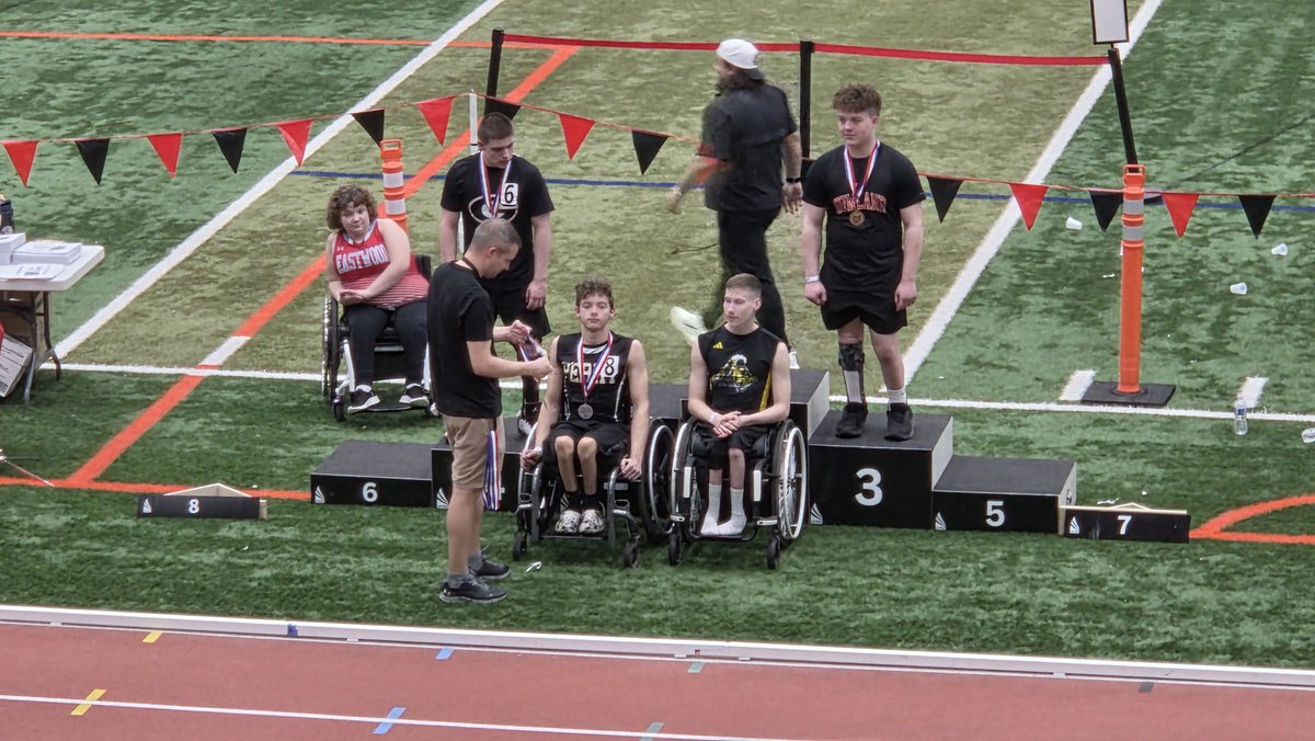 Perry Track & XC tweet media