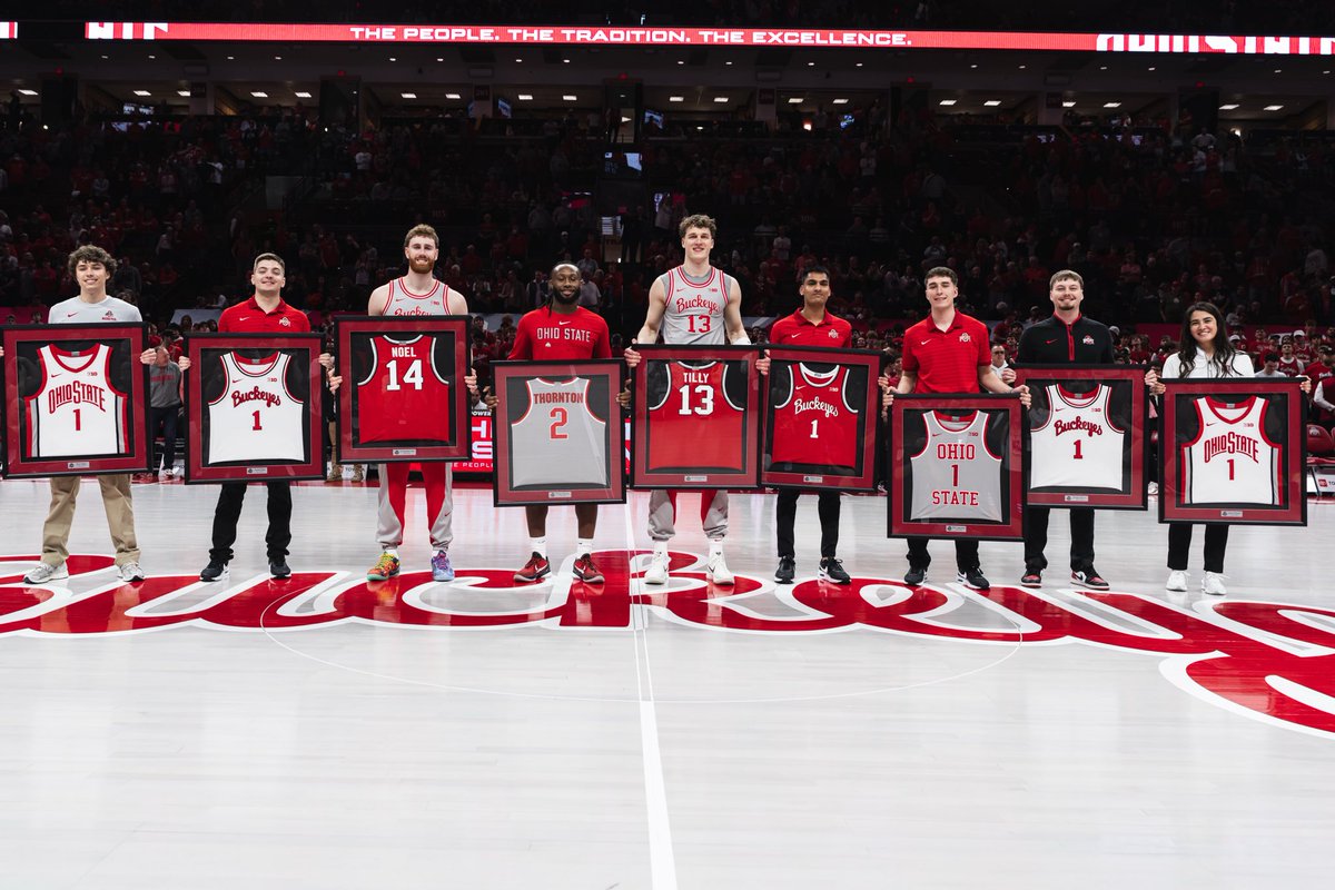 OhioStateHoops's tweet photo. THANK YOU SENIORS 🌰❤️ https://t.co/eZJZFwZpur