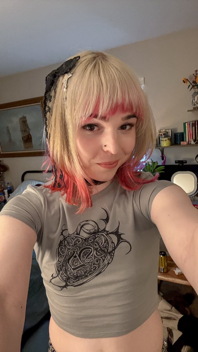 Charlotte :3 tweet media