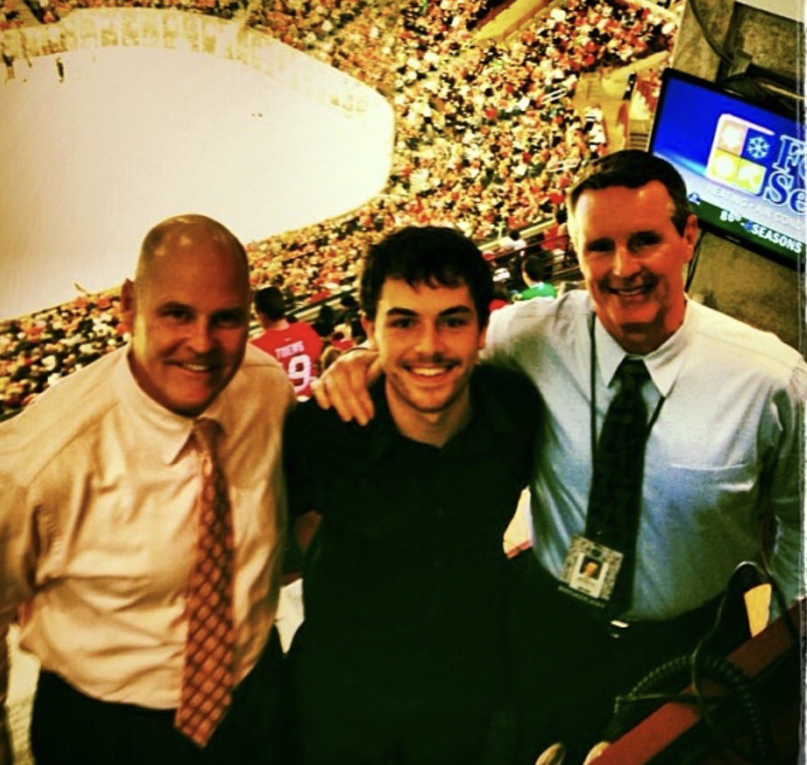 PoetzyPxP's tweet photo. Tough day for a lot of people today. One of the voices of my childhood has passed away. Troy Murray is one of the best hockey analysts in the game. His banter with John Wiedeman on Blackhawks radio was a must to listen to every night. https://t.co/lLoGIvX95Z