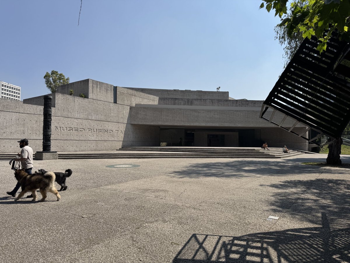nmstudio_info's tweet photo. Museo Tamayo / Teodoro González de León + Abraham Zabludovsky
量塊感のあるブルータルな建築。これはただただかっこいい。。。 https://t.co/BtOJUjTBx0