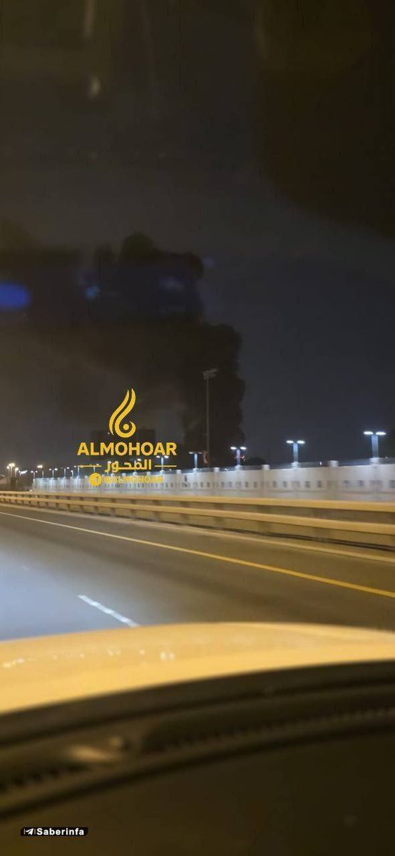 IranNewsJa's tweet image. 📸 バーレーンの米軍基地が炎上中

#CENTCOM #USbase #Bahrain #バーレーン #米軍基地 #Iran #イラン