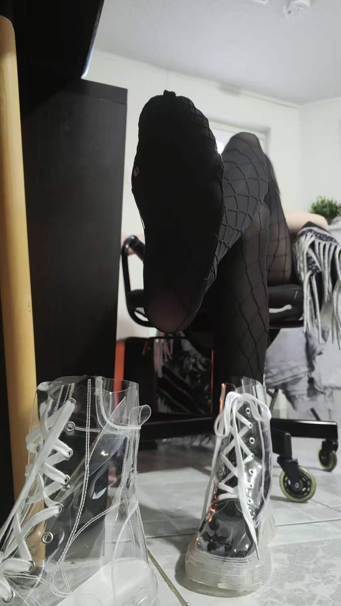 tompsinsky tweet media