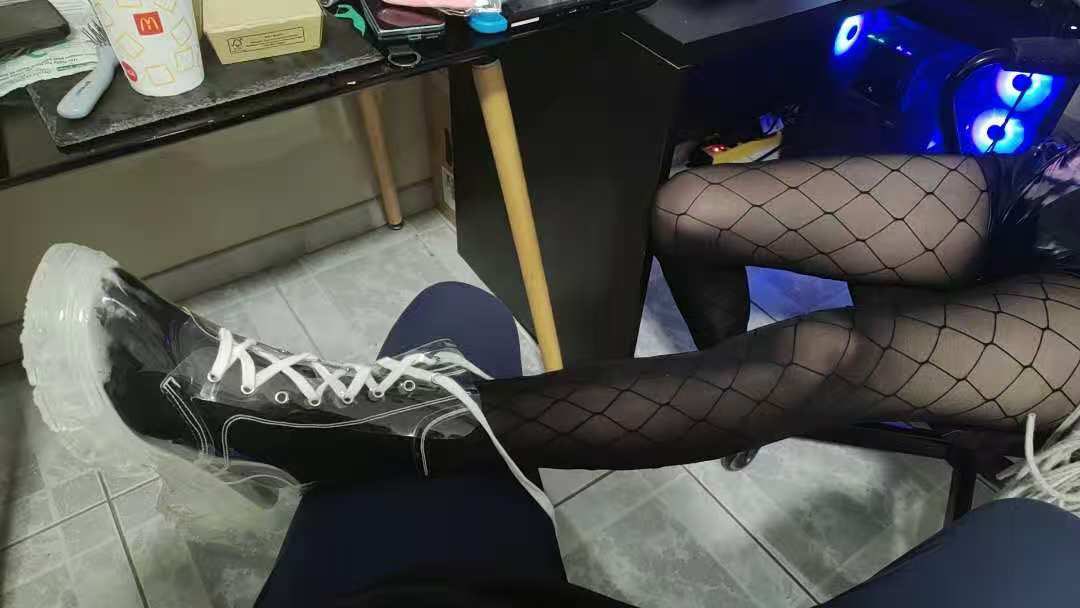 tompsinsky tweet media